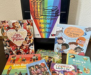 Regenbogenkinderbücherkoffer