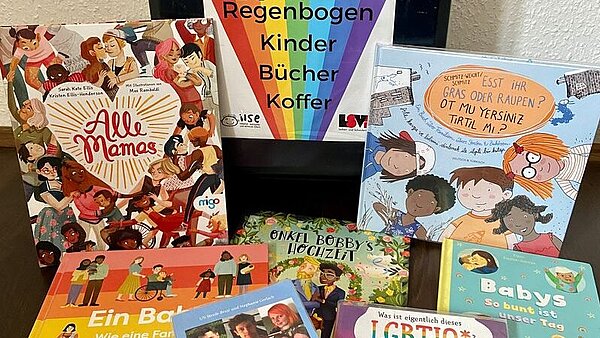Regenbogenkinderbücherkoffer